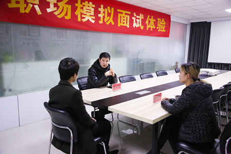 職場攻略講座進(jìn)校園，拓展校企合作促就業(yè)