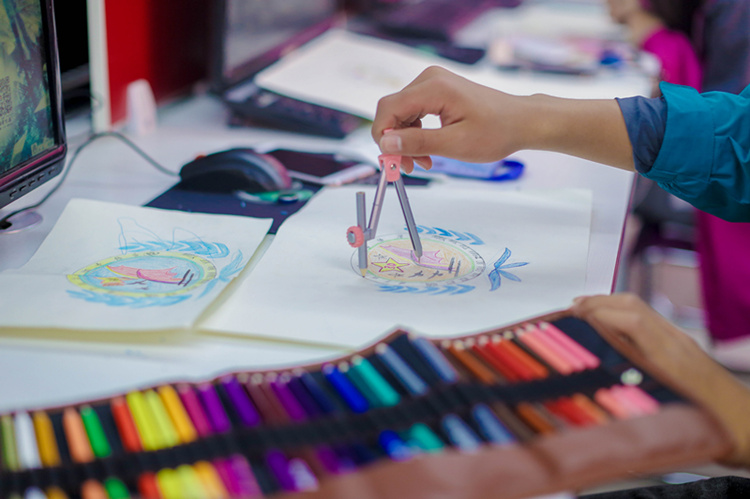 移動UI設計<a href=http://njxh.cn target=_blank class=infotextkey>專業(yè)</a>適合女生學嗎？會不會很難？