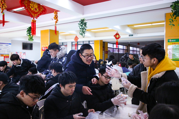 猜燈謎，鬧元宵—南京新華不一樣的元宵節(jié)