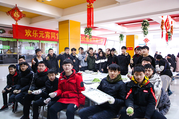 猜燈謎，鬧元宵—南京新華不一樣的元宵節(jié)