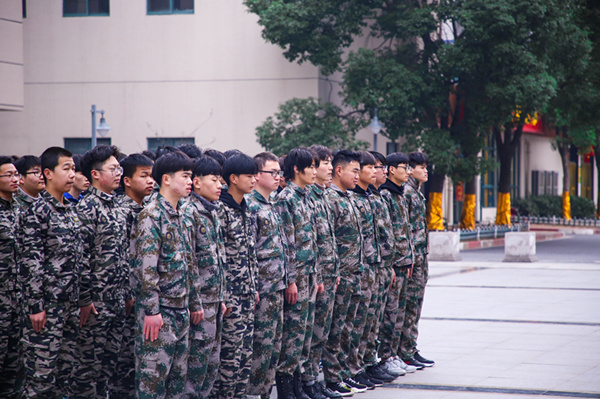 “三教三訓”之綠裝紅顏，勇往直前！