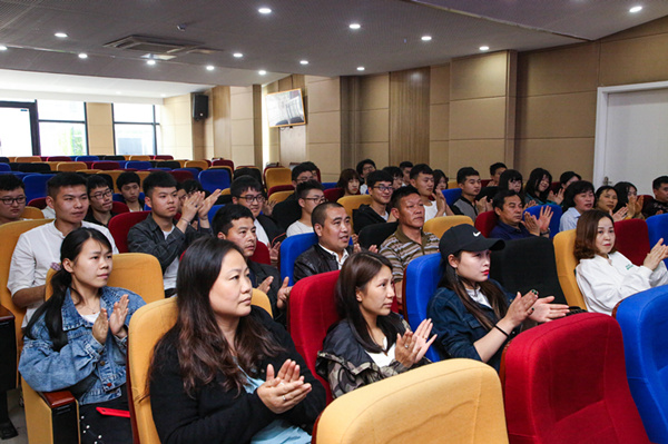 “家?；?dòng)，攜手共進(jìn)”——2019級(jí)新生基礎(chǔ)階段課程結(jié)課答辯圓滿結(jié)束