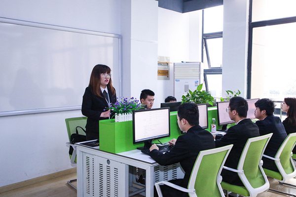 熱烈祝賀南京新華“青春風采，夢想起航” VR智能家居施工方案大賽成功舉辦