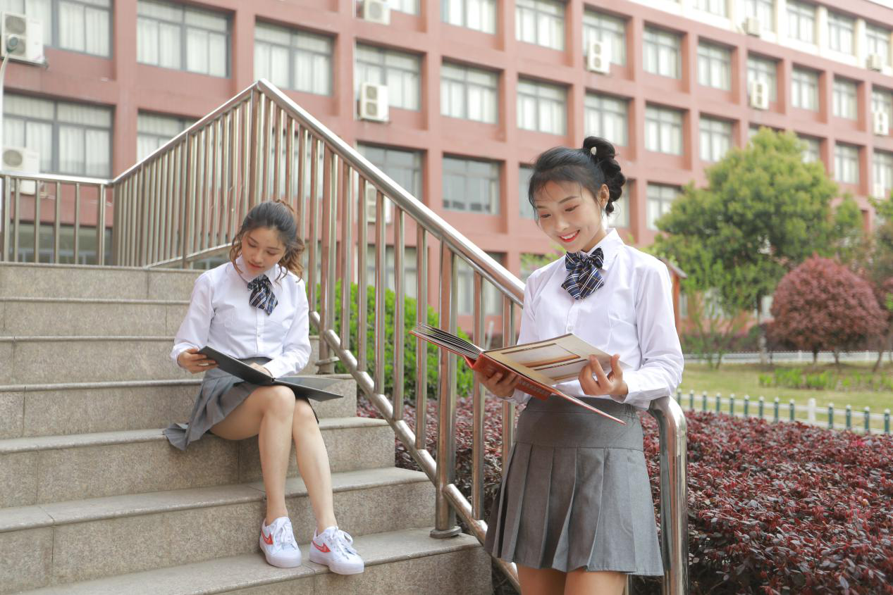 【媒體關(guān)注】新華電腦學(xué)校怎么樣，為什么要來(lái)新華電腦教育