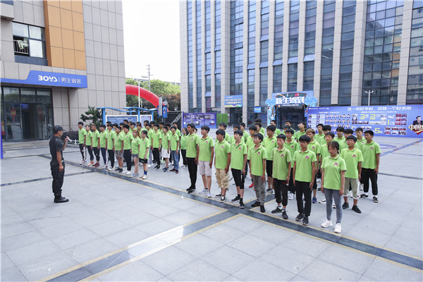 南京新華2019級新生職業(yè)素質(zhì)拓展訓練匯報表演暨總結(jié)表彰大會順利舉行！