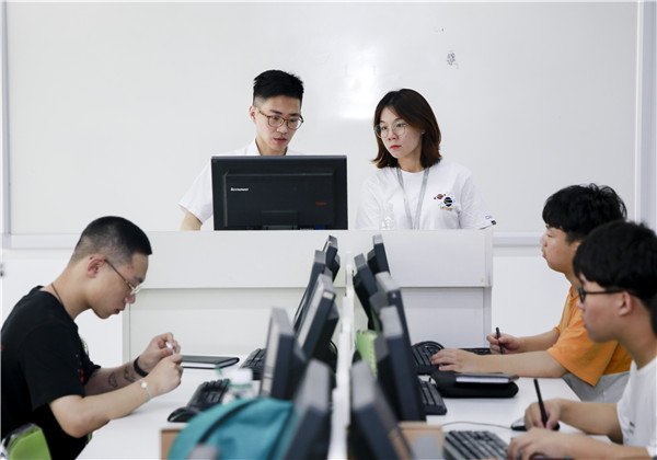 女生上什么技校好？