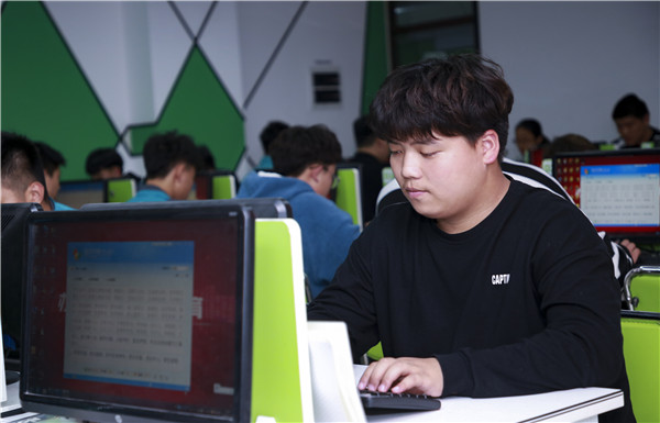 熱烈祝賀“輕舞飛揚，彈指如風”計算機基本功大賽成功舉行！