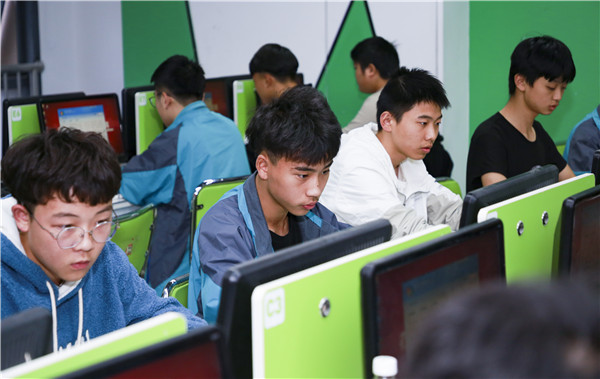 熱烈祝賀“輕舞飛揚，彈指如風”計算機基本功大賽成功舉行！