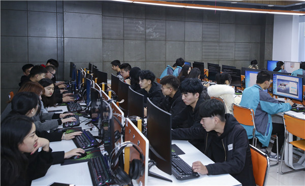 情系暖冬，感恩有你，南京新華愿與你一路同行！