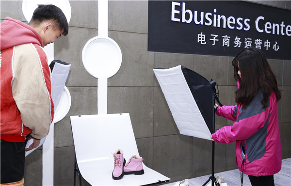 “玩轉(zhuǎn)直播電商 Hi翻雙十二”——小新為你提前播報(bào)啦！