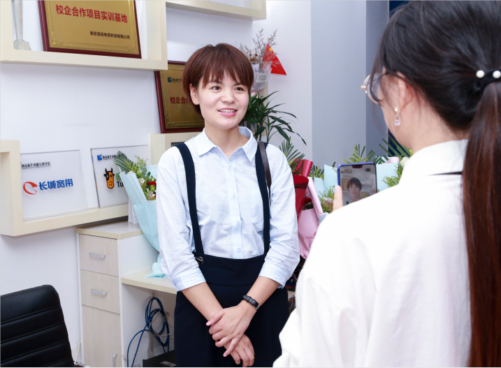 “有夢想就要為之努力，讓夢想綻放在行動力中”