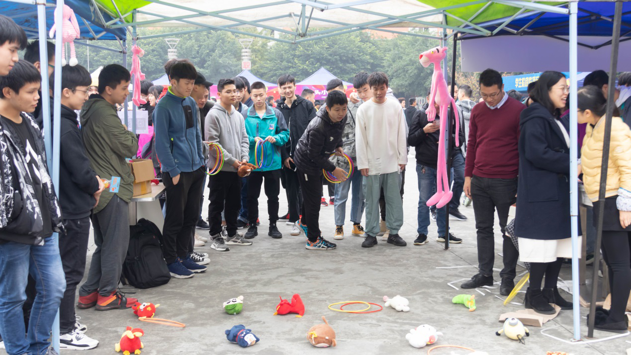 新華暖心教育，緣何成為家長們放心的學(xué)校？