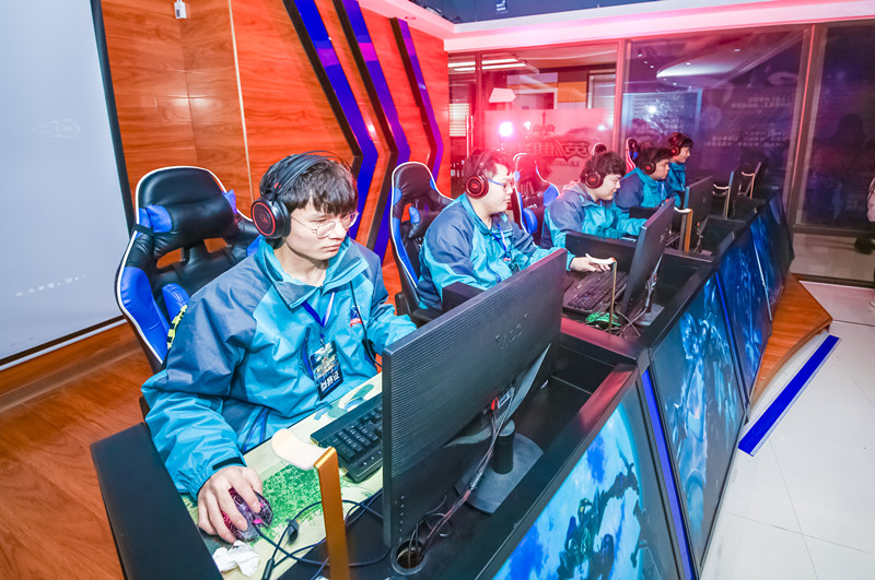 電競(jìng)學(xué)校學(xué)費(fèi)一年多少？貴不貴？