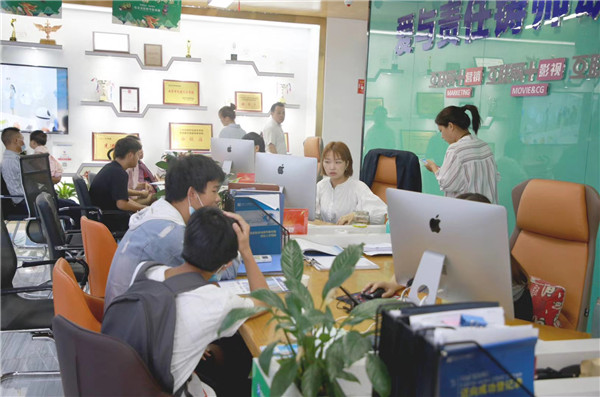 好學校成就好未來，新華電腦學校正在火熱招生中……