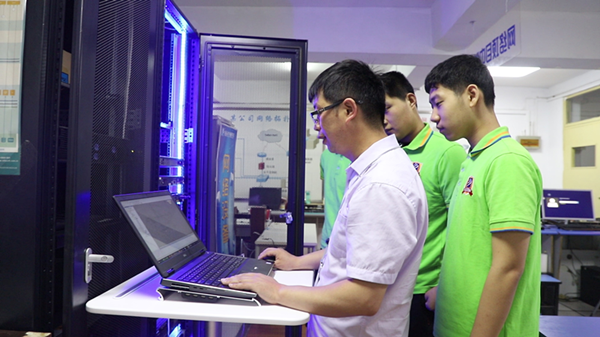 新華“十大匠師”孫春光：十年匠心，德技立人