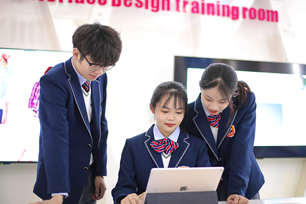 來新華學(xué)技術(shù)，技能+學(xué)歷+就業(yè)，多重保障！