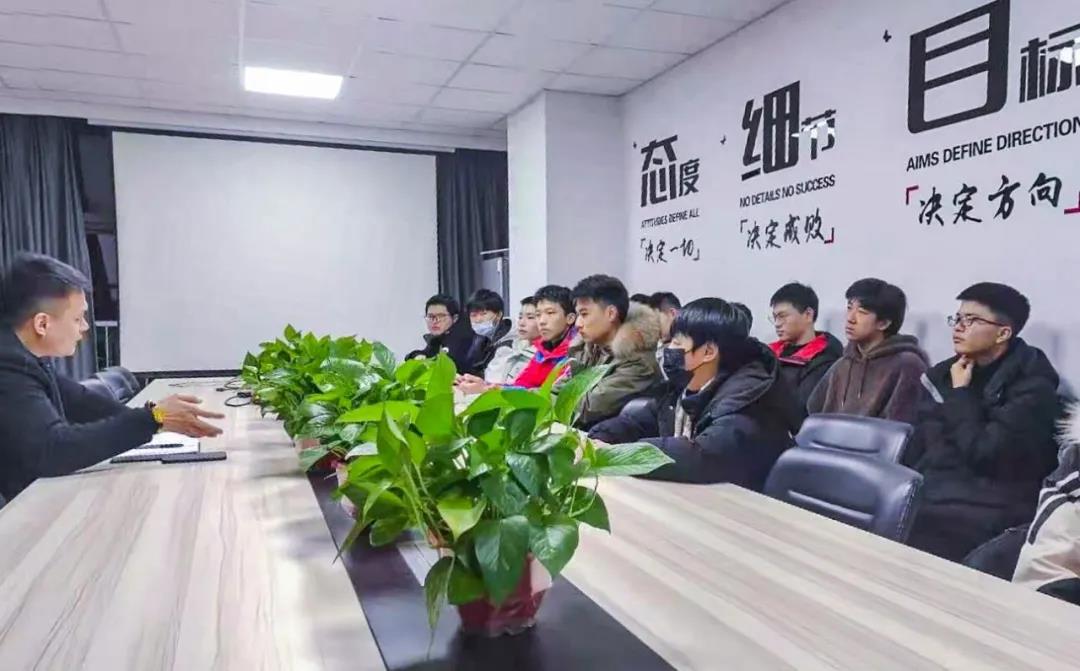 南京新華：試學(xué)營開班啦！一周試學(xué)助你榮耀起航！