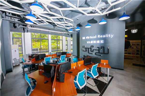 學(xué)互聯(lián)網(wǎng)技術(shù)，選擇南京新華，你拒絕不了幾大理由！