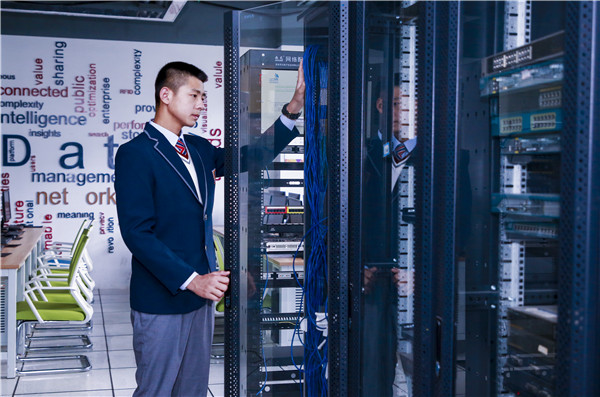 南京哪里可以學(xué)WEB前端開發(fā)？