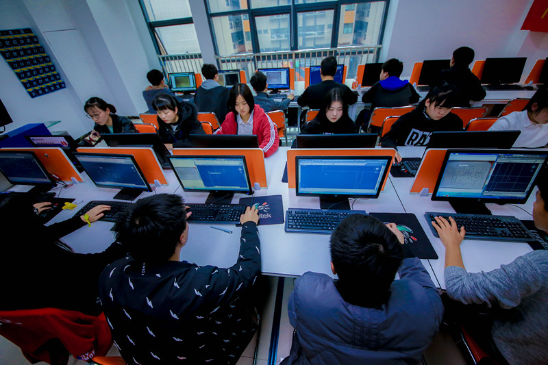 學(xué)全媒體運(yùn)營<a href=http://njxh.cn target=_blank class=infotextkey>專業(yè)</a>，為什么要來南京新華？