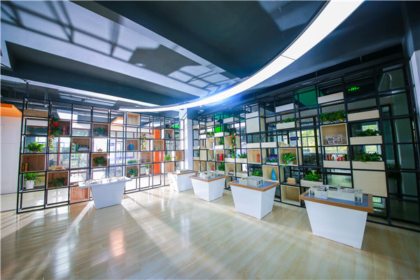 為什么總勸你來校實地考察？好學校不怕比較！