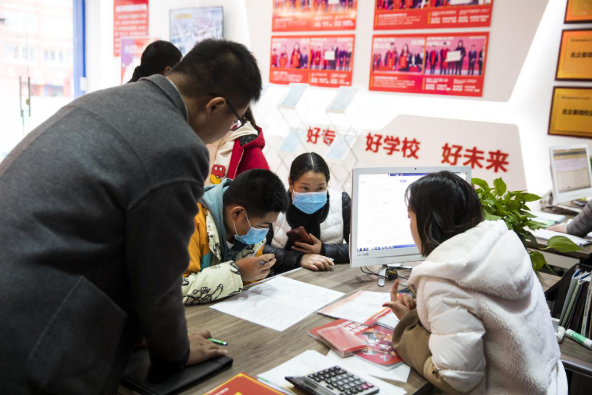 為什么總勸你來校實地考察？好學校不怕比較！