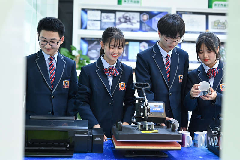 兩會(huì)速遞 | 暖心，讓每個(gè)孩子都有人生出彩的機(jī)會(huì)！