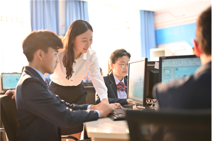 速來圍觀！知名演員直播探校，為高薪<a href=http://njxh.cn target=_blank class=infotextkey>專業(yè)</a>代言！