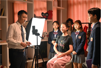 速來圍觀！知名演員直播探校，為高薪<a href=http://njxh.cn target=_blank class=infotextkey>專業(yè)</a>代言！