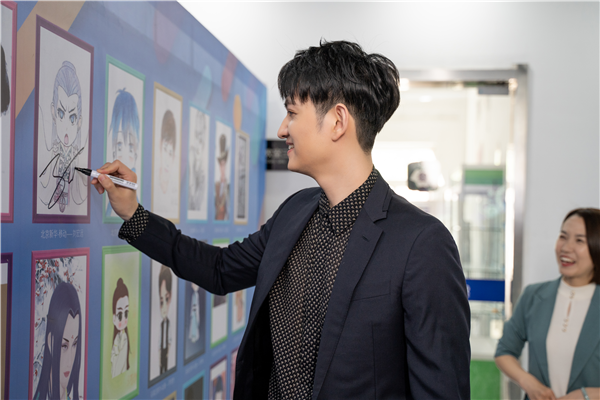 馬可來(lái)新華重拾校園生活，青春“競(jìng)”是精彩！