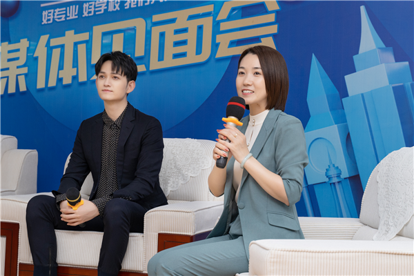 馬可來(lái)新華重拾校園生活，青春“競(jìng)”是精彩！