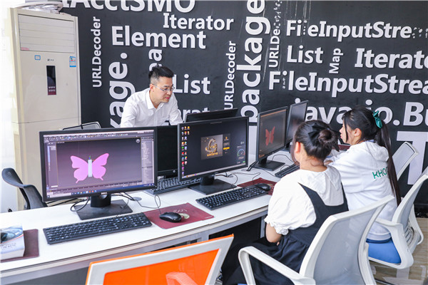 南京新華五一試學(xué)體驗(yàn)周火爆開啟！