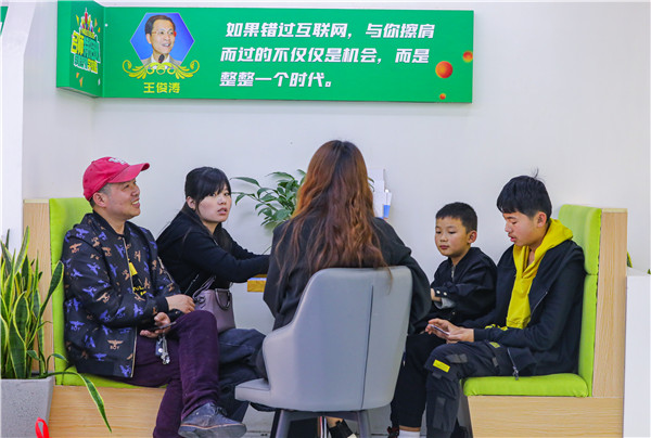 南京新華五一試學(xué)體驗(yàn)周火爆開啟！