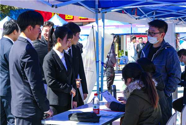 南京有什么學(xué)校適合初中畢業(yè)的？