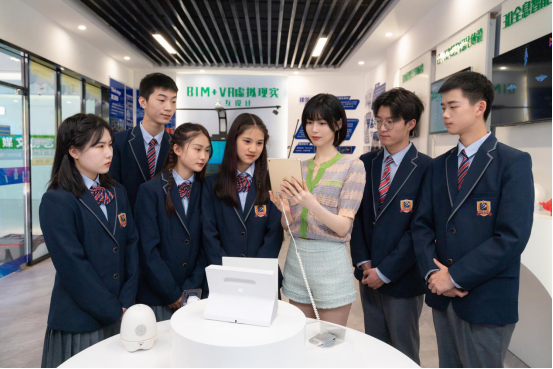 新華互聯(lián)網(wǎng)科技教學(xué)怎么樣？演員盧杉這么說