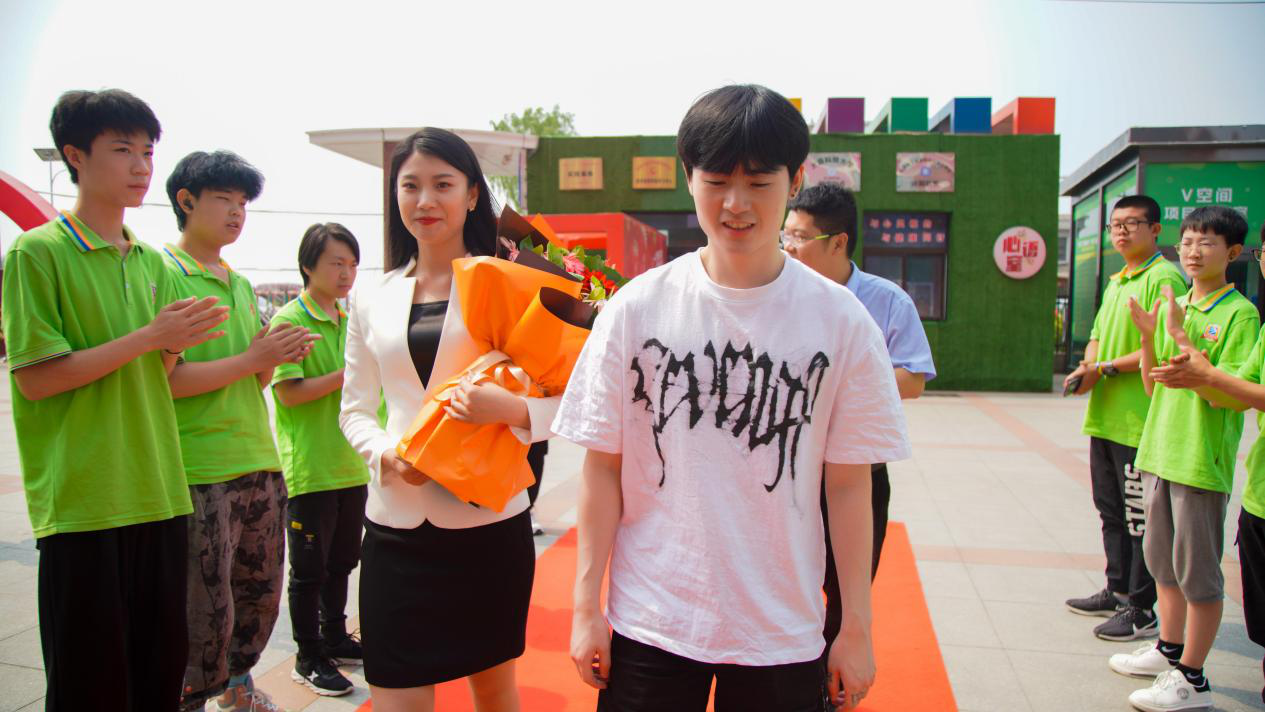 《老師來了》公開課全新起航，“護(hù)國螳螂”靈藥激情開講！