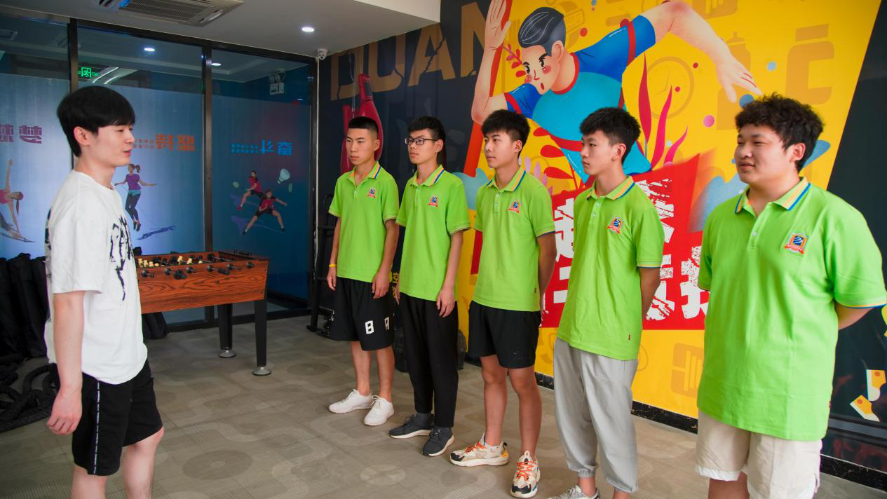 《老師來了》公開課全新起航，“護(hù)國螳螂”靈藥激情開講！