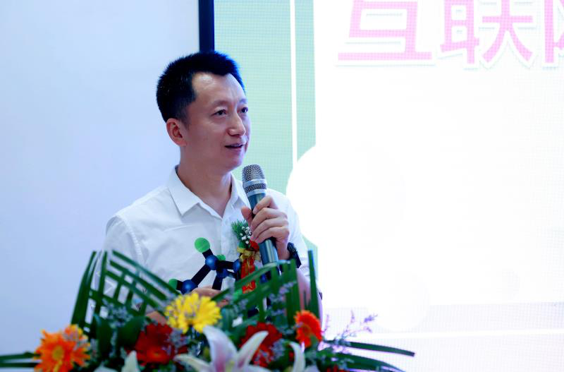 傳遞向上力量！新華電腦學(xué)?！独蠋焷砹恕?月繼續(xù)開講！