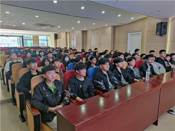 大咖進(jìn)校園|把人生過成藝術(shù)，將藝術(shù)寫進(jìn)人生