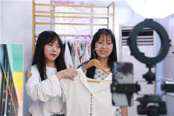 真實訓(xùn)真牛！學(xué)生時代第一桶金挖掘記