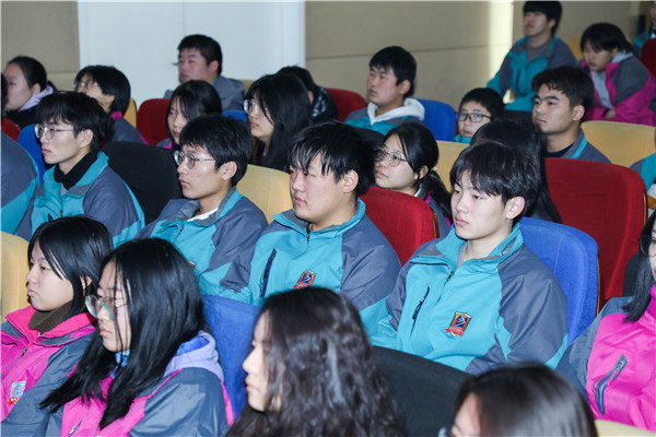 “校企攜手，賦能未來(lái)” ——南京新華2022年春季名企定制班簽約儀式