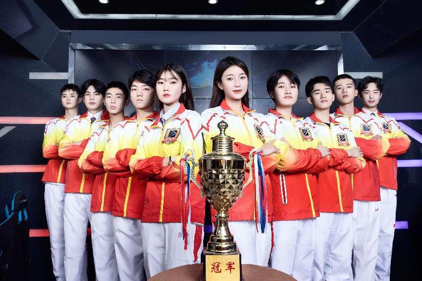 王者爭(zhēng)霸 限定名額！LGD俱樂部明星成員來新華啦！快來一戰(zhàn)高低