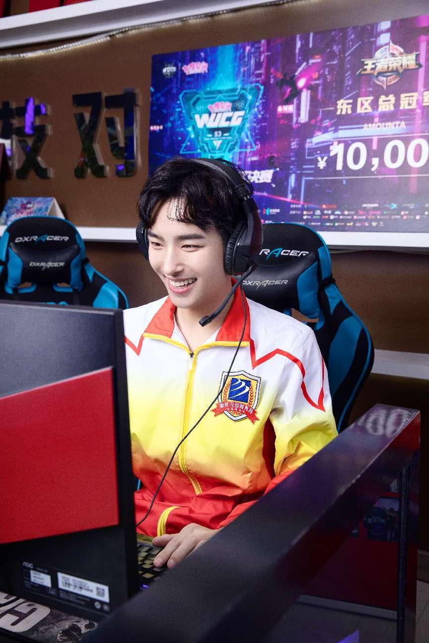 王者爭(zhēng)霸 限定名額！LGD俱樂部明星成員來新華啦！快來一戰(zhàn)高低