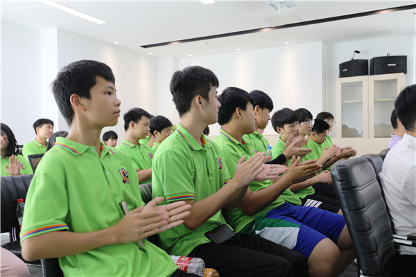 大咖進(jìn)校園|雛鷹展翅，智領(lǐng)未來