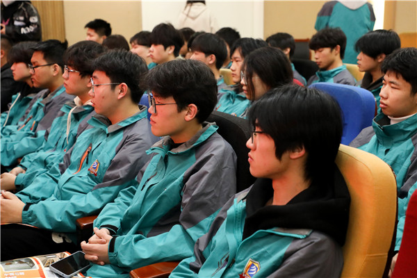 家校同心，共育英才| 南京新華3ds max階段課程結(jié)課答辯分享會暨家長見證會