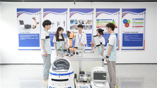 全國啟動！躍動互聯(lián)網(wǎng)創(chuàng)新夢想，“新華杯”互聯(lián)網(wǎng)職業(yè)技能大賽火熱來襲！