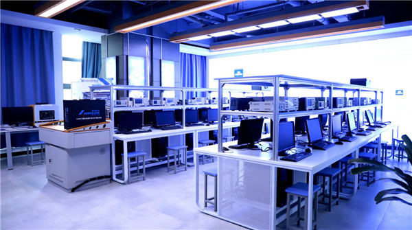 南京新華電腦專修學(xué)校智能芯片封裝與檢測新<a href=http://njxh.cn target=_blank class=infotextkey>專業(yè)</a>正式發(fā)布！