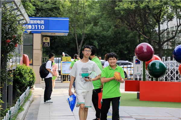 新生如期而至，南新校園再次生機勃發(fā)