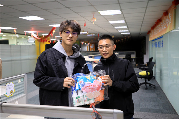 情系實(shí)習(xí)生，慰問(wèn)伴真情——集團(tuán)領(lǐng)導(dǎo)帶隊(duì)赴蘇寧看望慰問(wèn)實(shí)習(xí)學(xué)生