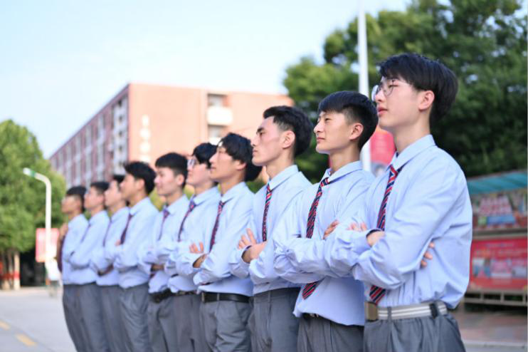 職業(yè)教育托舉新希望，如何選擇一所好學(xué)校？